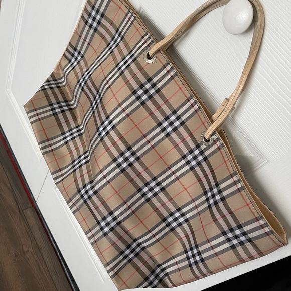 Authenticated Burberry House Check Tote Brown Beige Canvas Fabric Bag - Picture 3 of 8